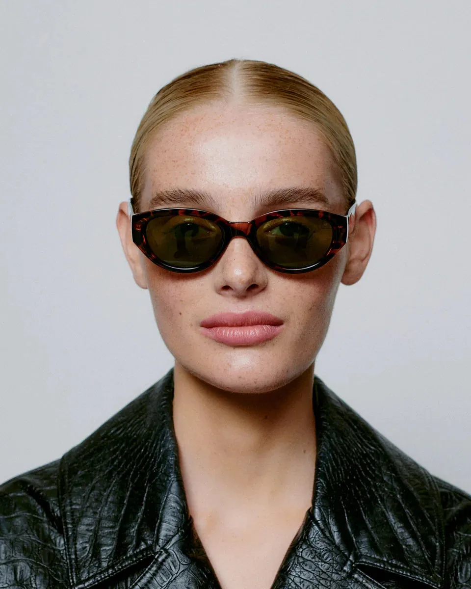 A. Kjrbede Winnie Sunglasses - Demi Tortoise