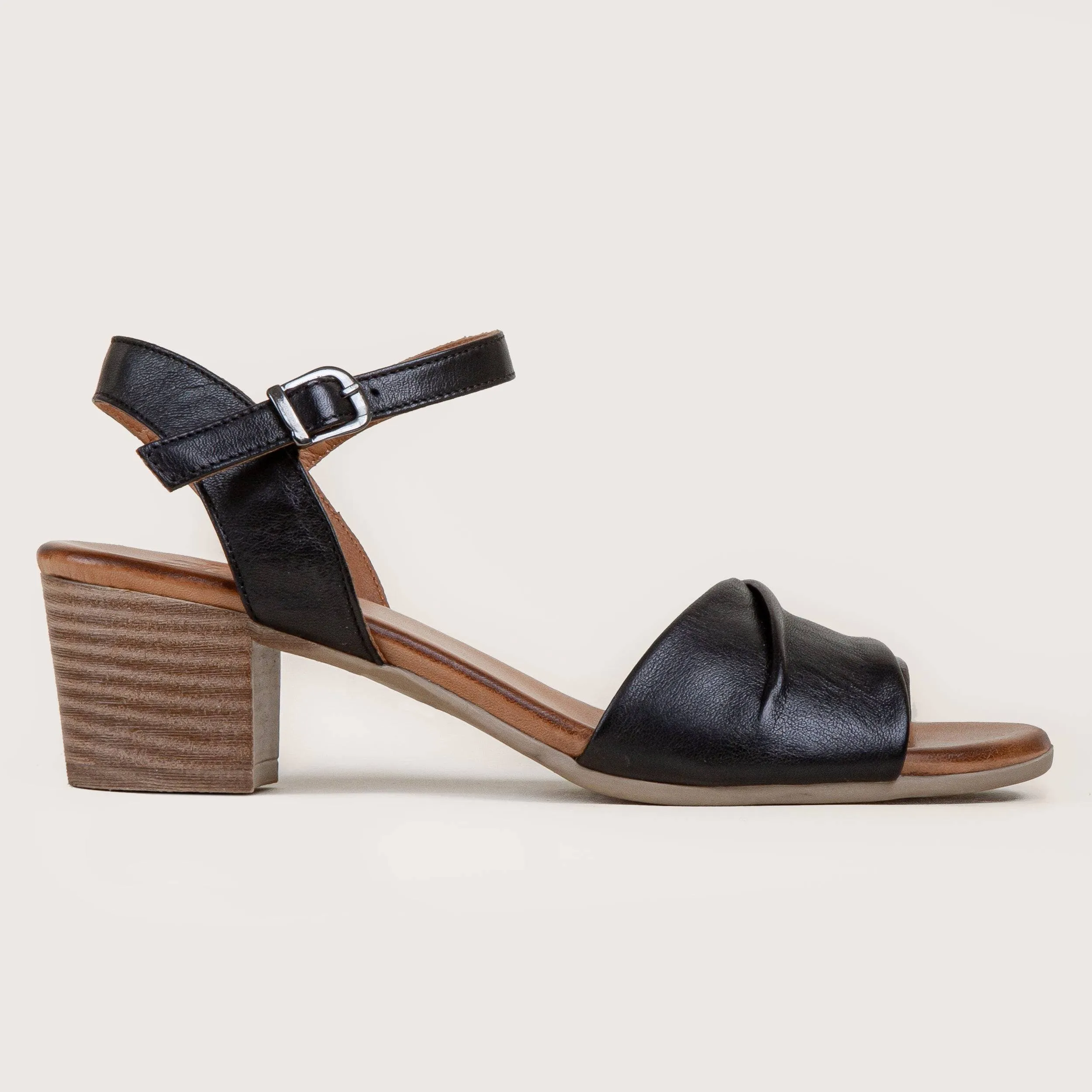 Astoria - Black