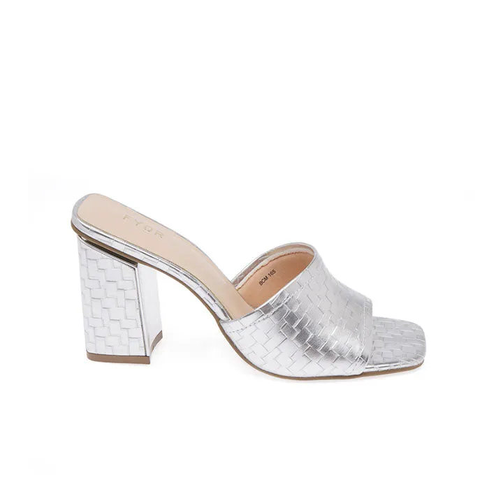 Casually Stylish Mule BCM 165
