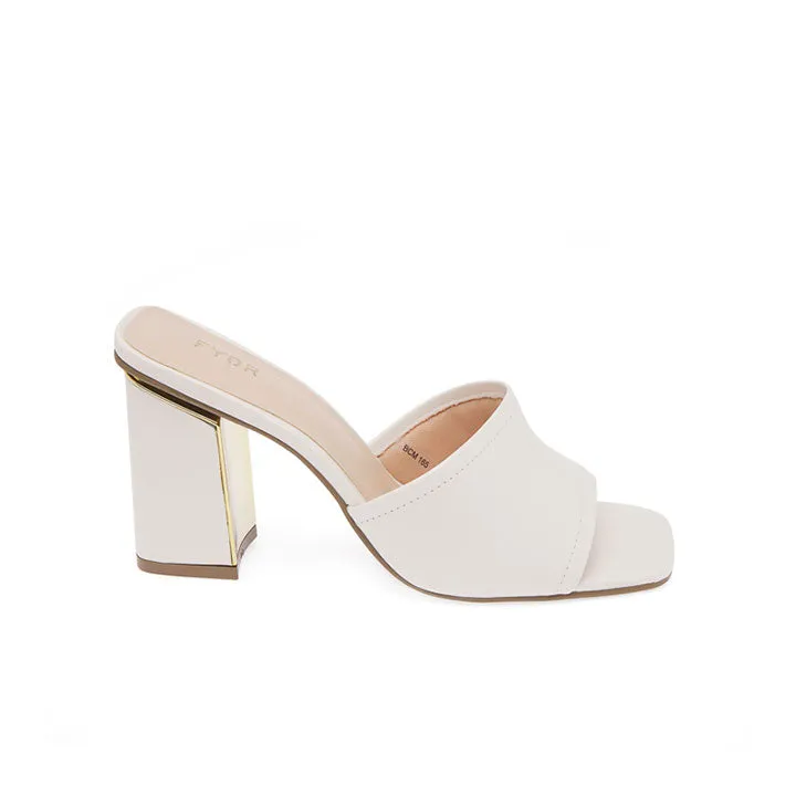 Casually Stylish Mule BCM 165