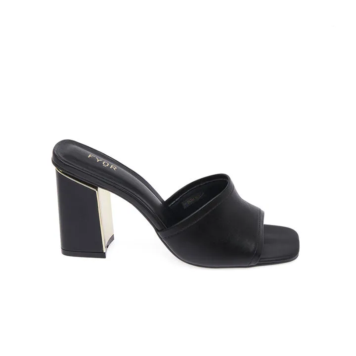 Casually Stylish Mule BCM 165