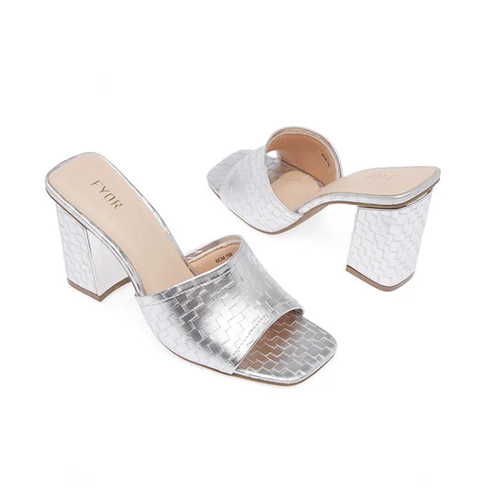 Casually Stylish Mule BCM 165