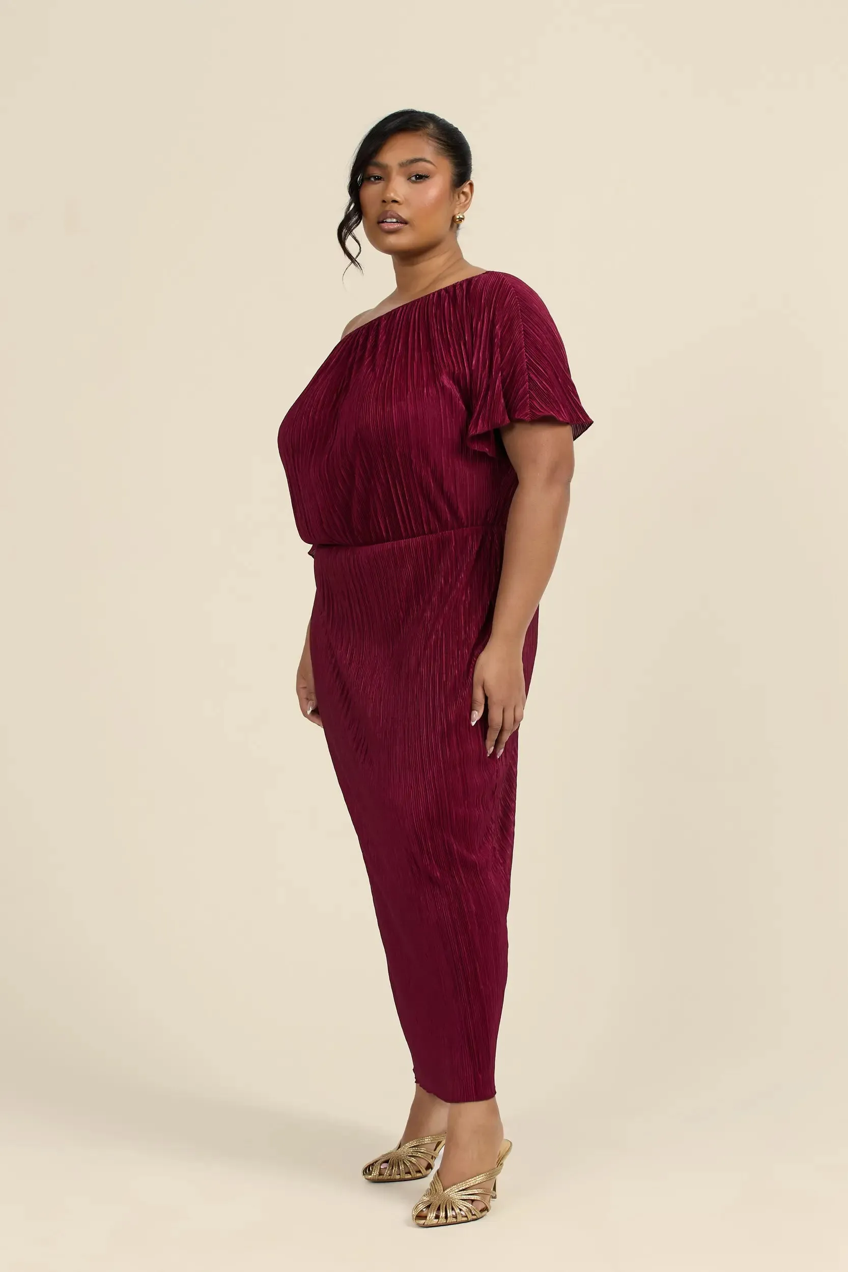 Curve drop shoulder burgundy plisse midaxi dress