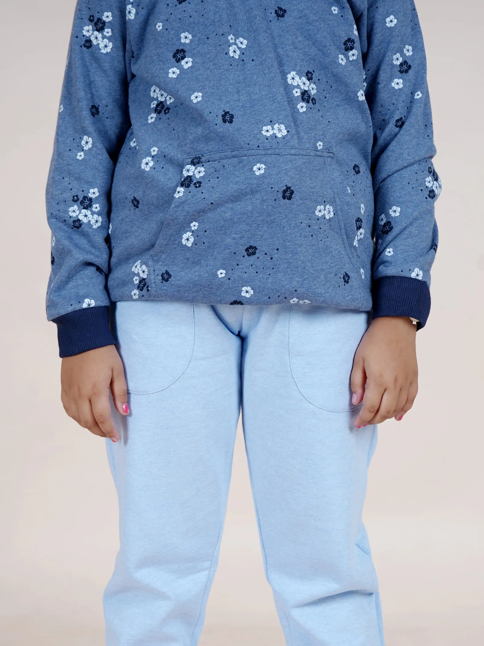 Girls Fleece Full Sleeves Printed Hooded Sweatshirt With Jogger