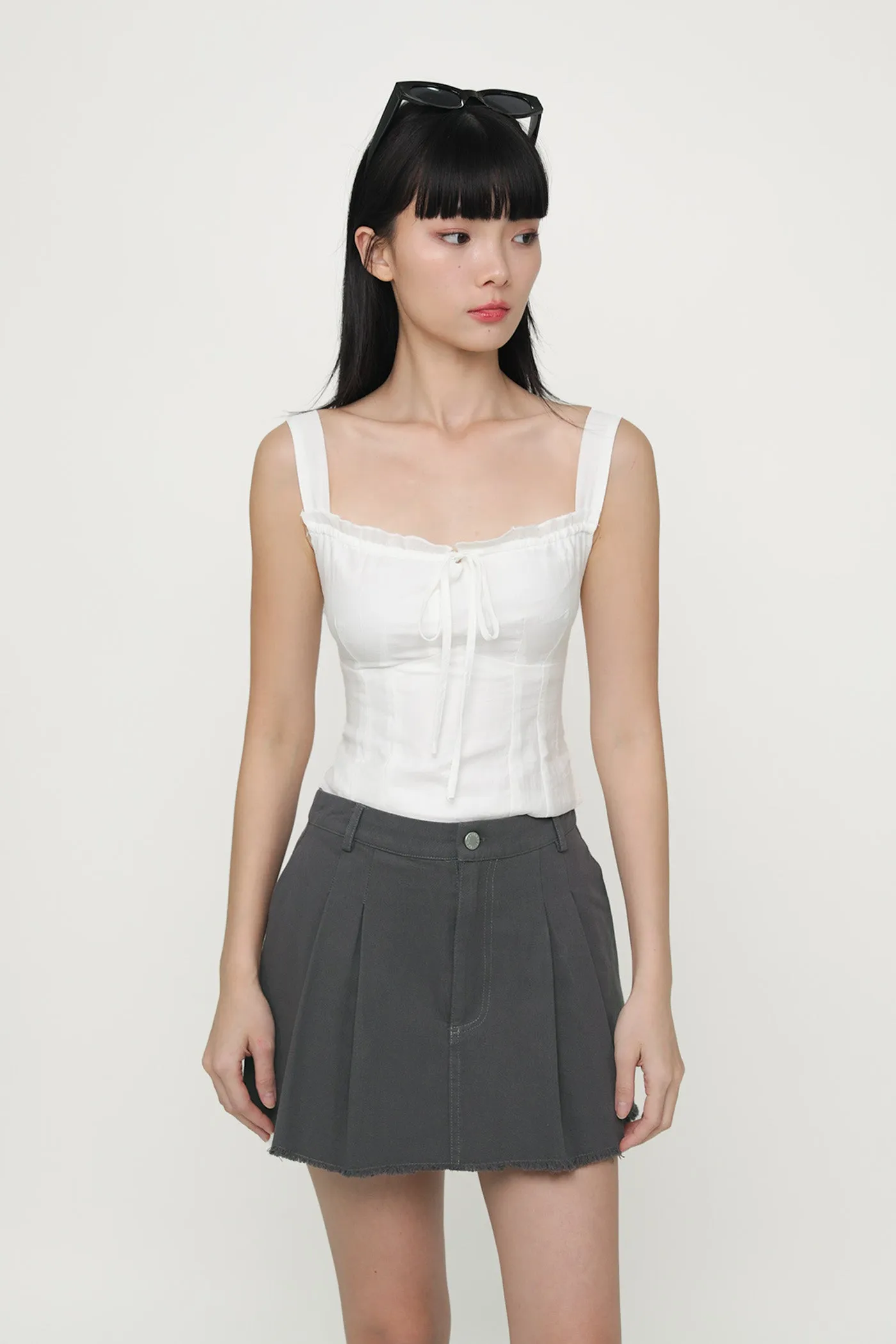 Jerry Pleated Frayed Hem Skorts